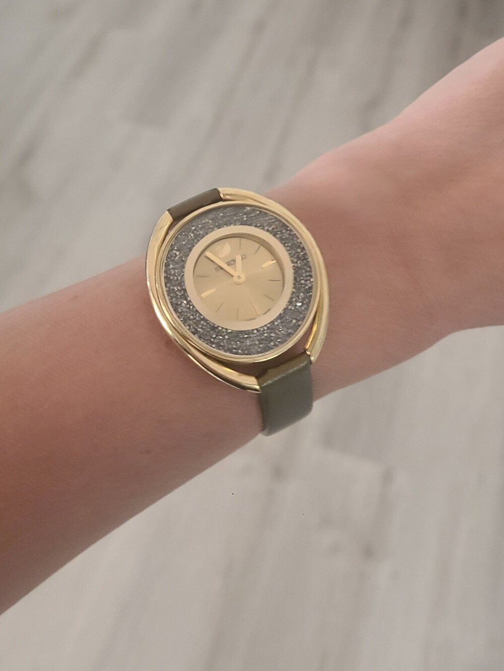 Swarovski Crystalline Oval 5296314 Watch 37mm -Great Condition